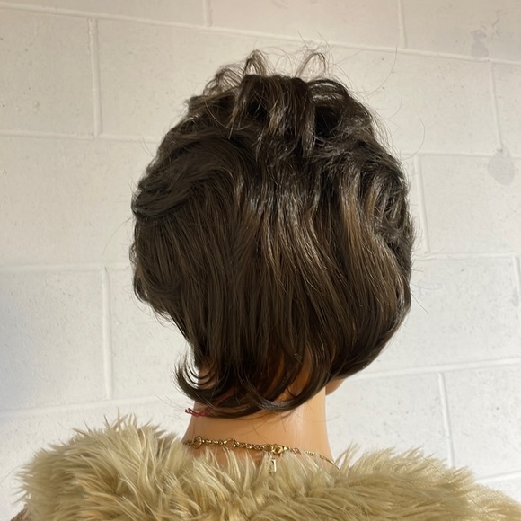 NWT 11” coffee brown w blonde babylights no parting wispy bangs layered puff wig - Picture 4 of 16